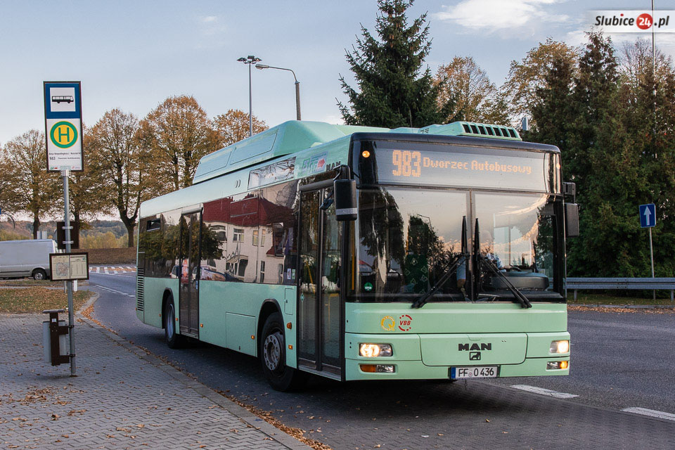 Autobus 983