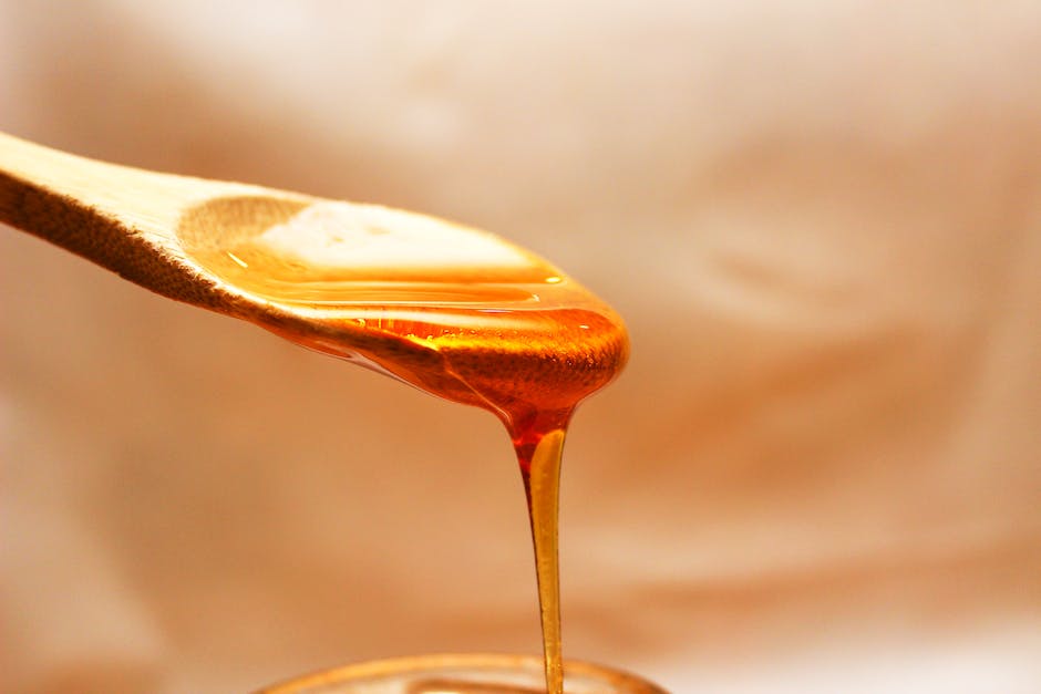 Miód nektarowy akacjowy - Czym właściwie jest?