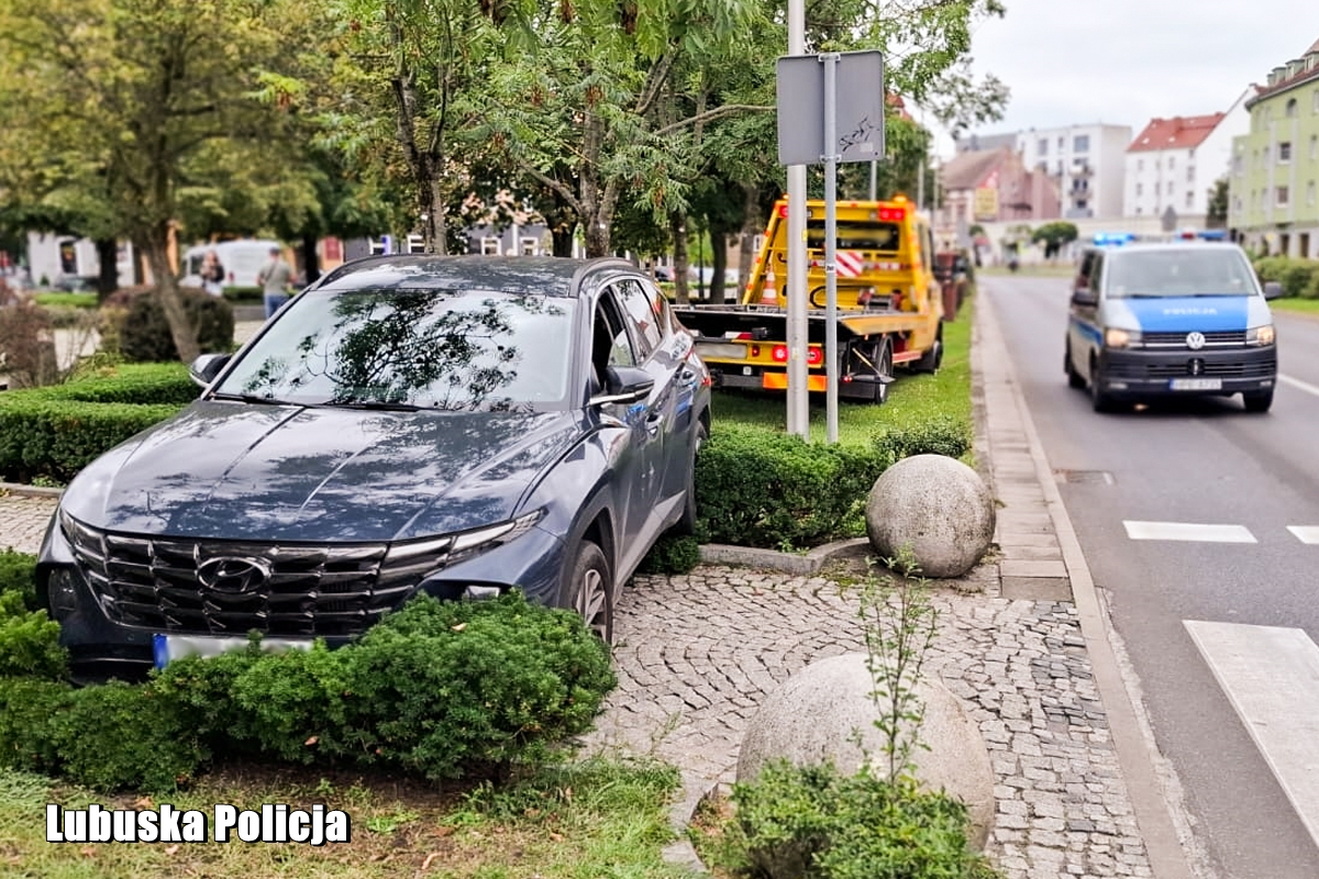 39-latek uciekał kradzionym Hyundaiem i miał przy sobie narkotyki