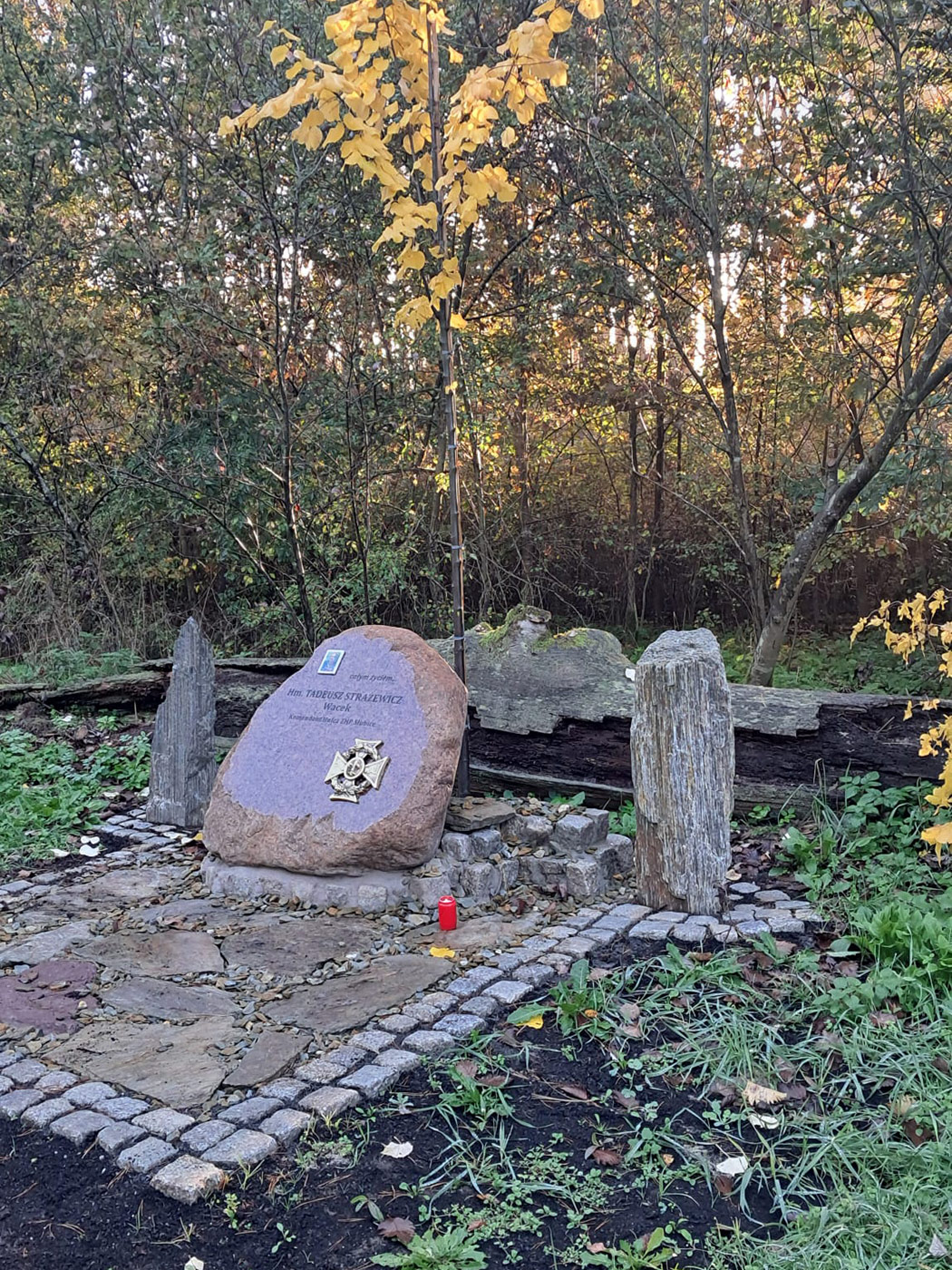 W Nowym Młynie stanął obelisk upamiętniające Tadeusza Strażewicza