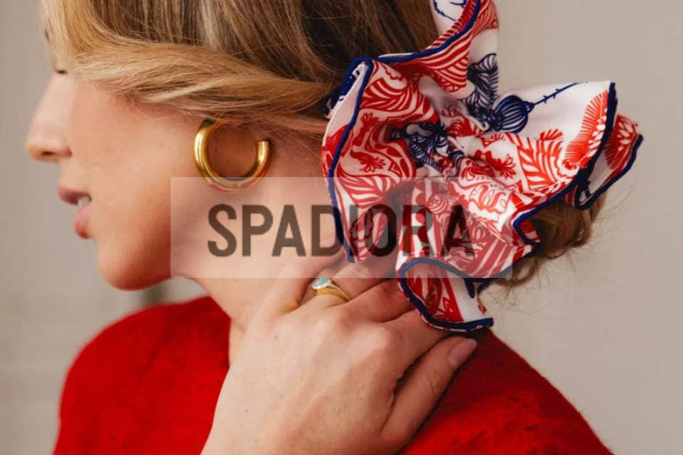 Naturalne piękno - odkryj trendy w świadomej modzie i jedwabne gumki jako dodatki