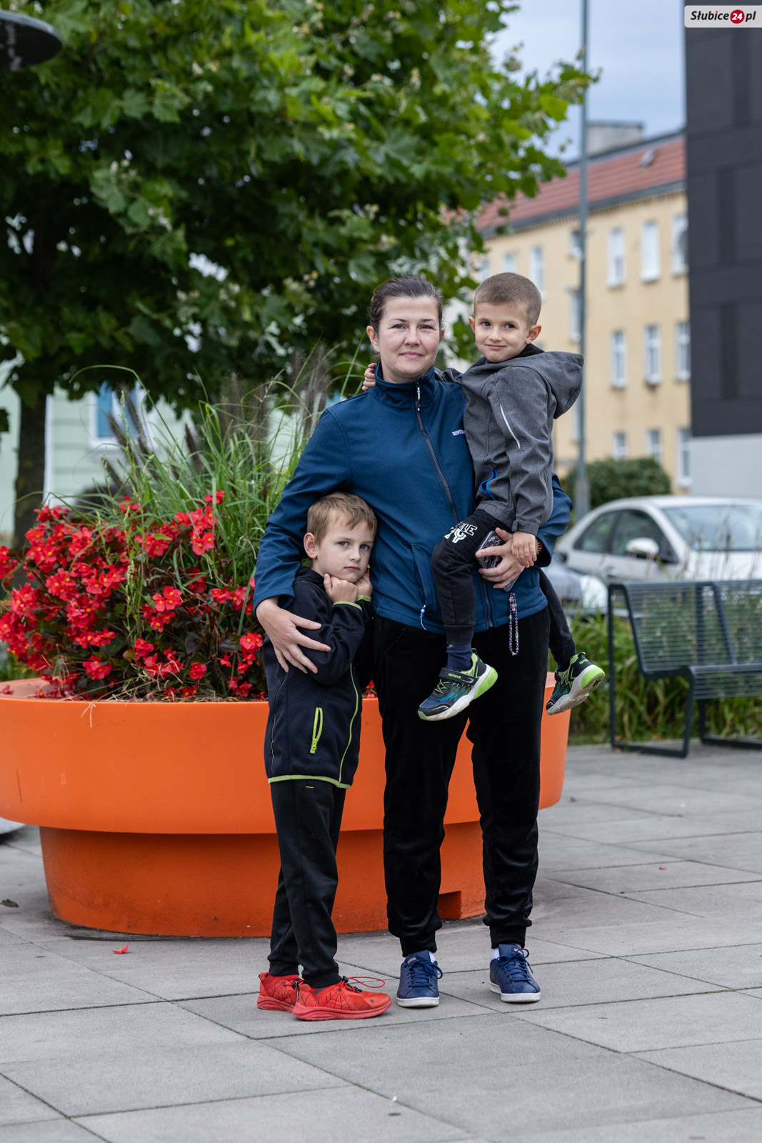 Michał Bień z mamą Agatą i bratem Marcelem