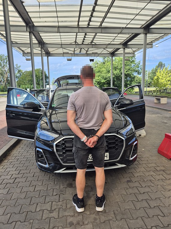 Skradzione Audi zatrzymane w Świecku. Za kierownicą 42-letni Litwin