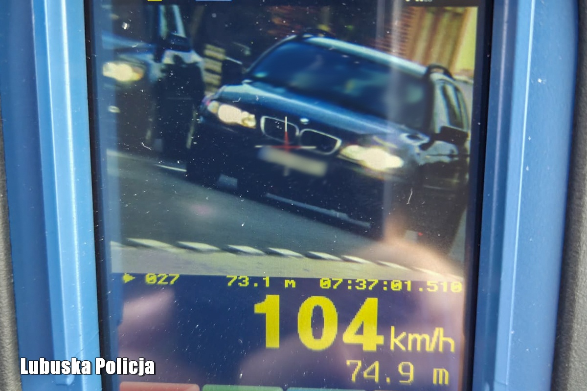 26-latek pędził 104 km/h w terenie zabudowanym