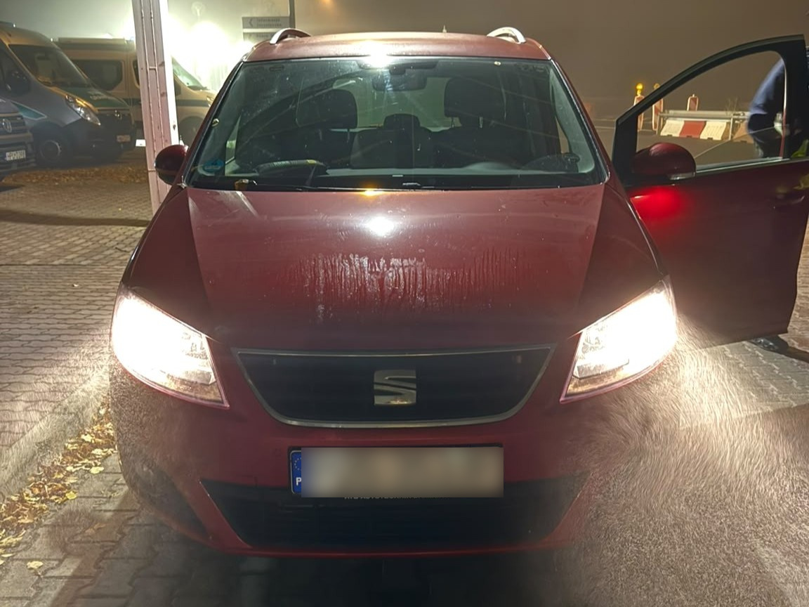 Pijany kierowca próbował wjechać do Polski skradzionym Seatem
