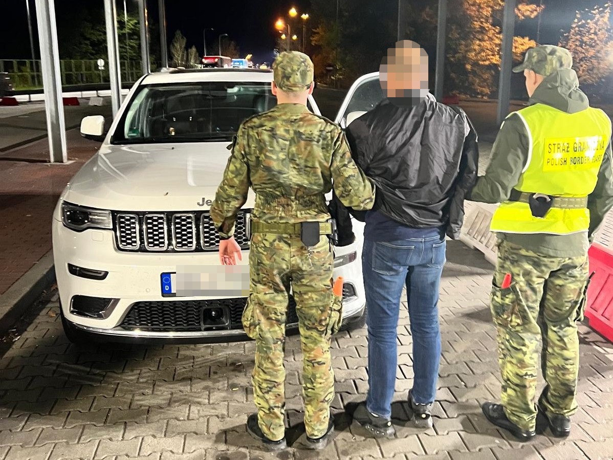 Funkcjonariusze SG zatrzymali w Świecku skradzionego Jeepa