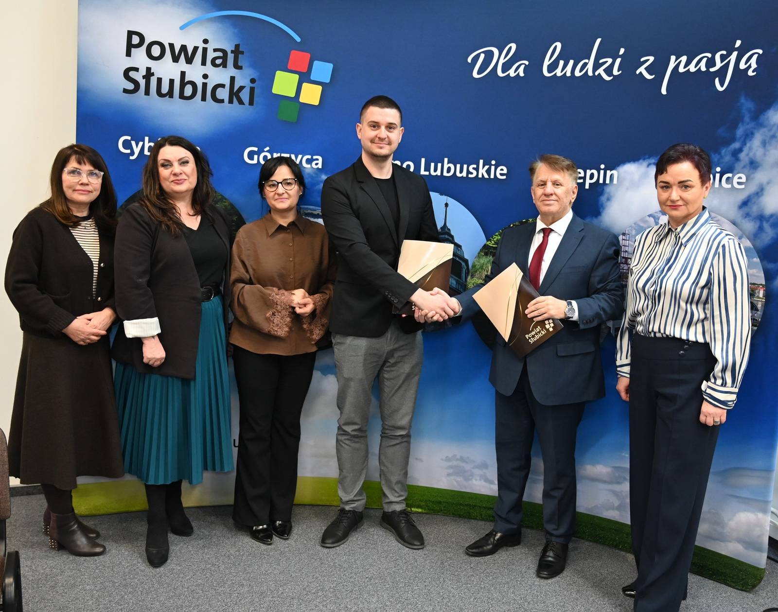 Umowę na remont podpisano 30 marca w słubickim starostwie