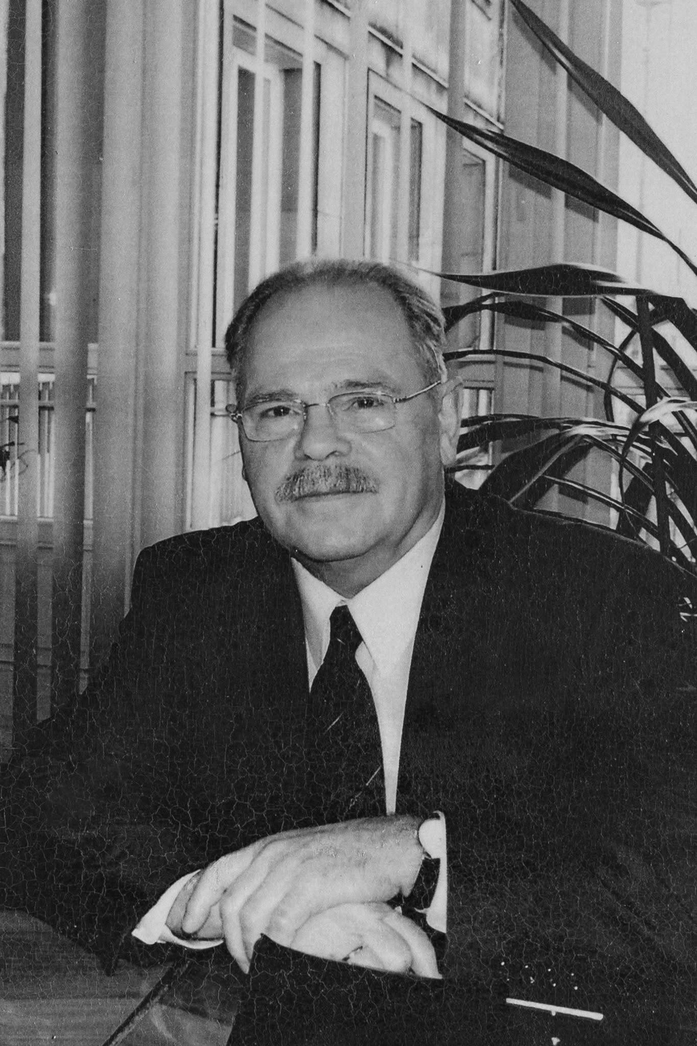 Nie żyje współzałożyciel Collegium Polonicum prof. Waldemar Pfeiffer