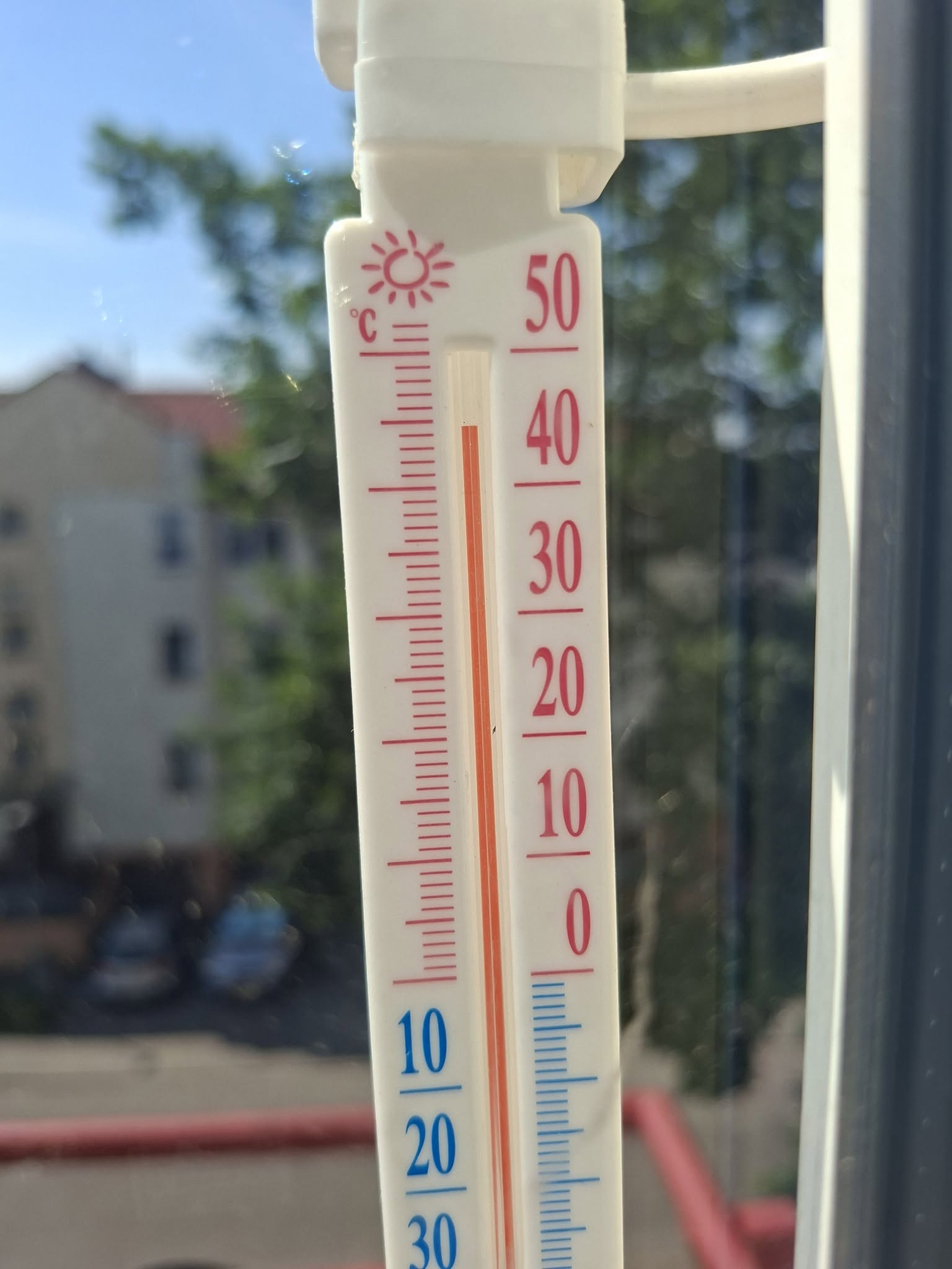Przydomowe termometry nierzadko pokazywały temperaturę powyżej 40°C
