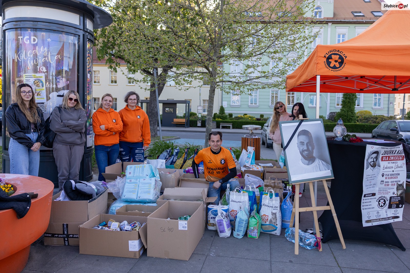 W Słubicach zebrano 768 kg karmy dla zwierząt by uczcić pamięć Łukasza Litewki