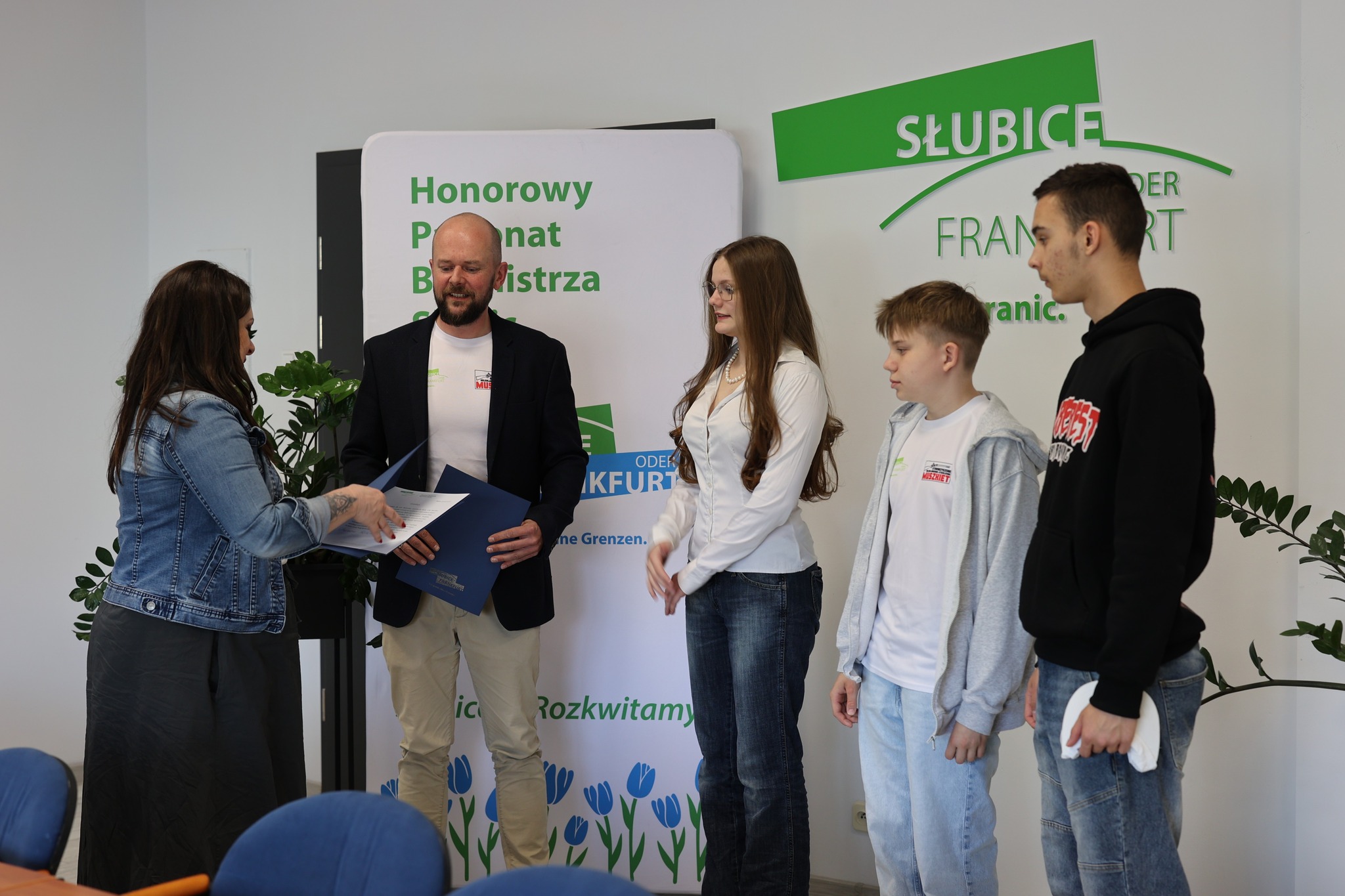 Młodym sportowcom i ich trenerowi gratulowała burmistrzyni Marzena Słodownik
