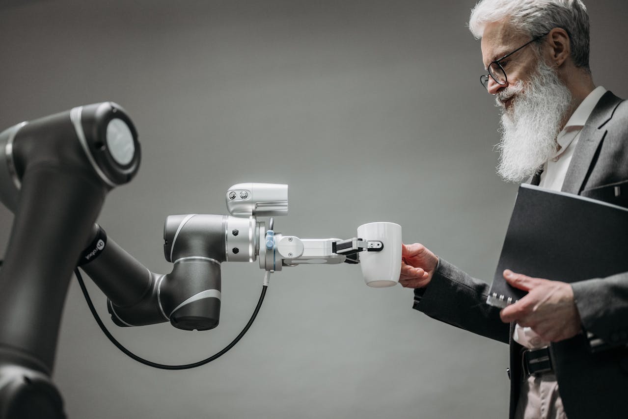 Roboty zamiast ludzi? Jak naprawdę wygląda automatyzacja?